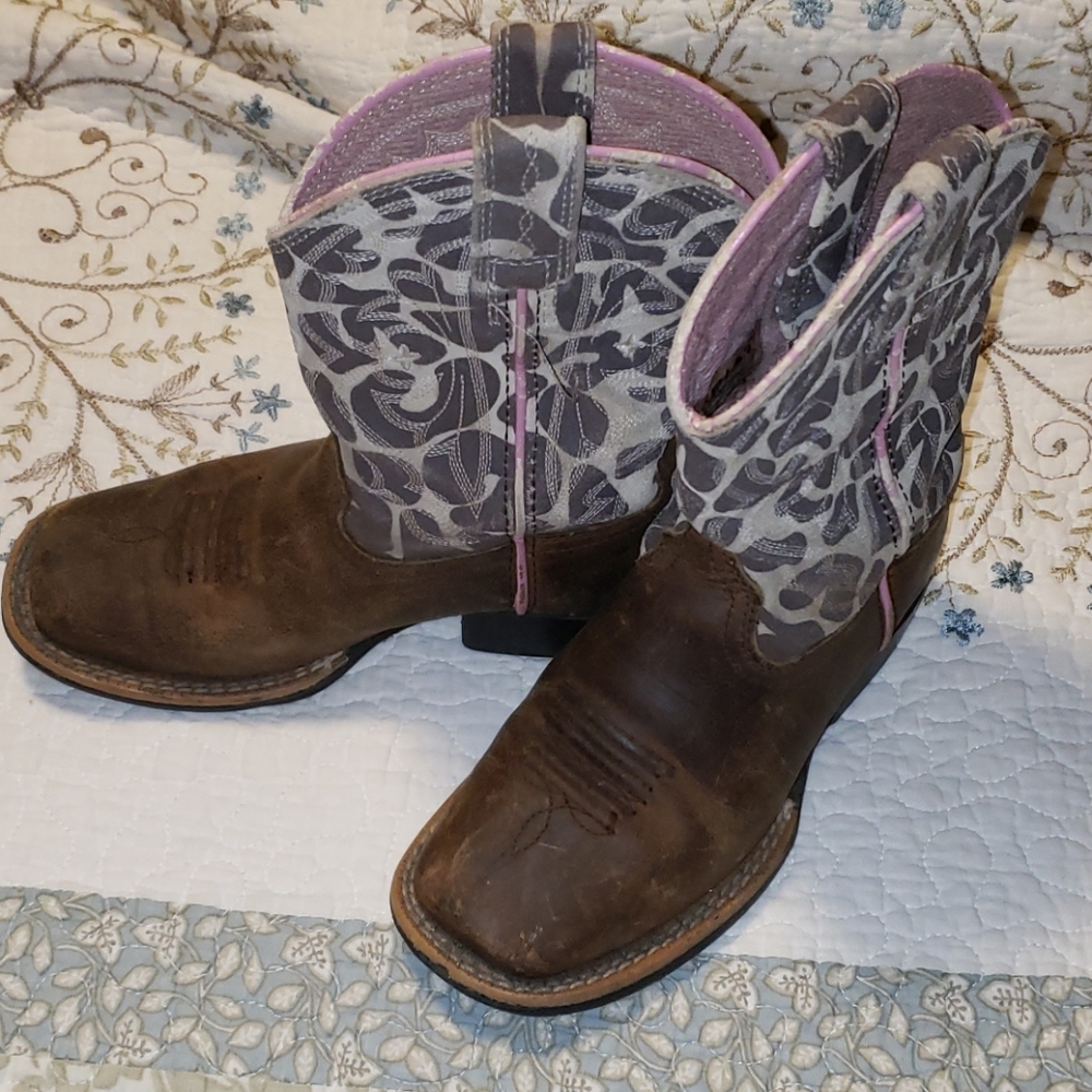 Ariat girls leopard boots